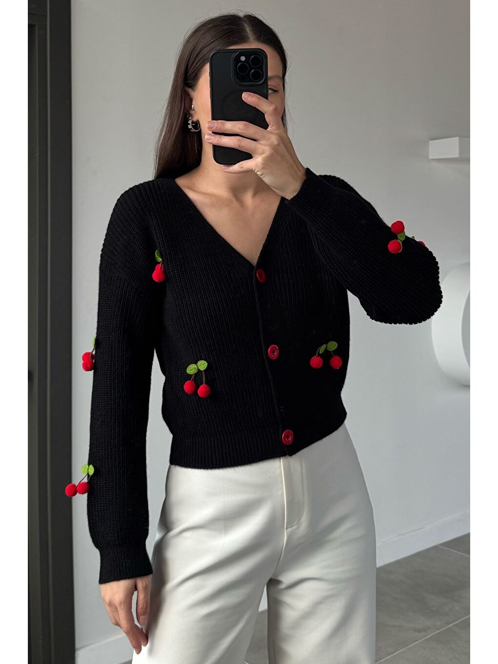 Siyah Kiraz Aksesuarlı Kadın Triko Hırka ( S,m,l Uyumludur)-4