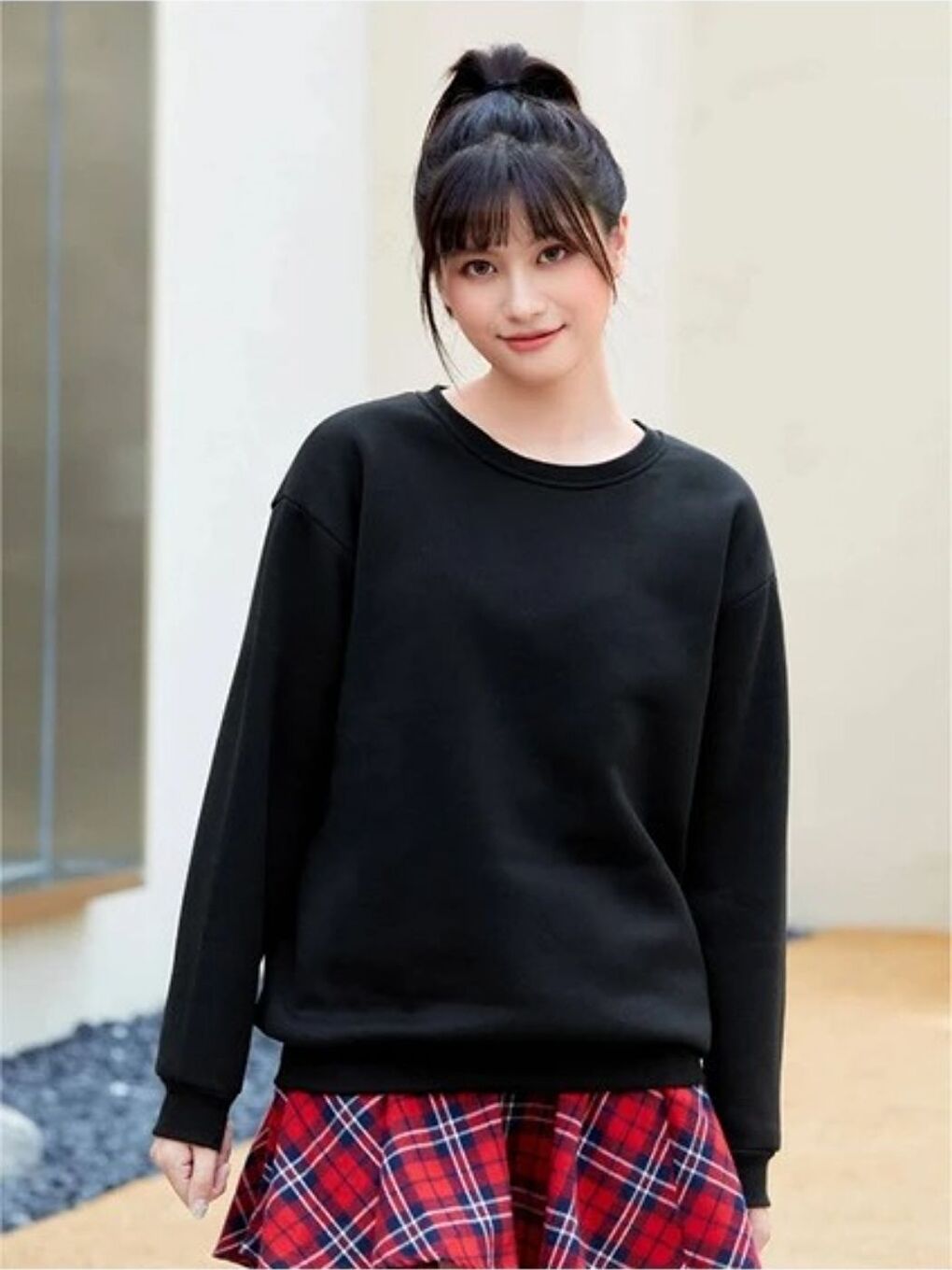 Kadın Siyah Regular Düz Bisiklet Yaka Sweatshirt-3