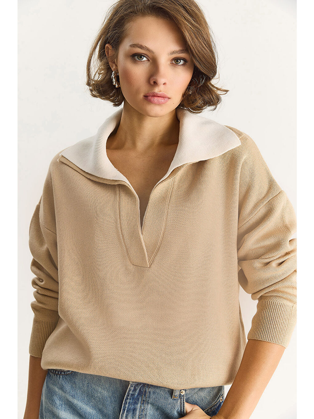 Bej Kadın Derin V Yaka Renk Bloklu Oversize Triko Kazak TK-1