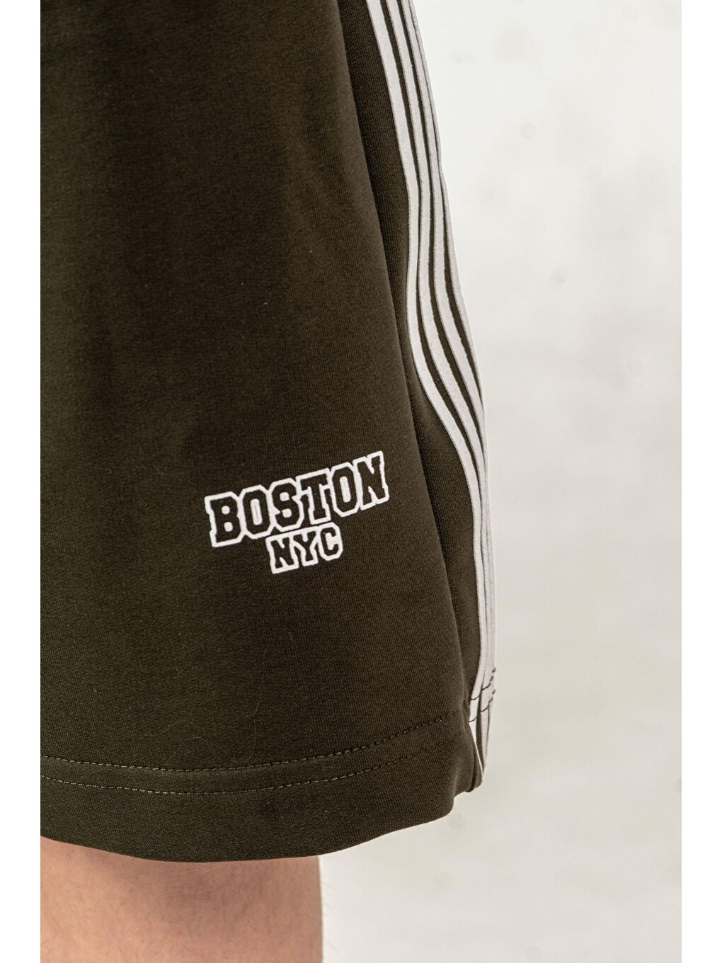 Haki Boston Nyc Baskılı Yanları Şeritli Erkek Çocuk Şort-3