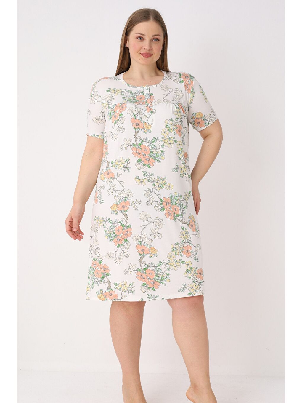 Beyaz Kadın Büyük Beden Desenli Düğmeli Kısa Kollu Elastanlı Gecelik-2