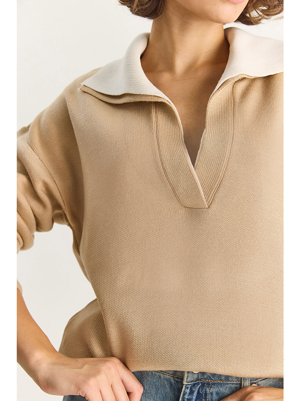 Bej Kadın Derin V Yaka Renk Bloklu Oversize Triko Kazak TK-4