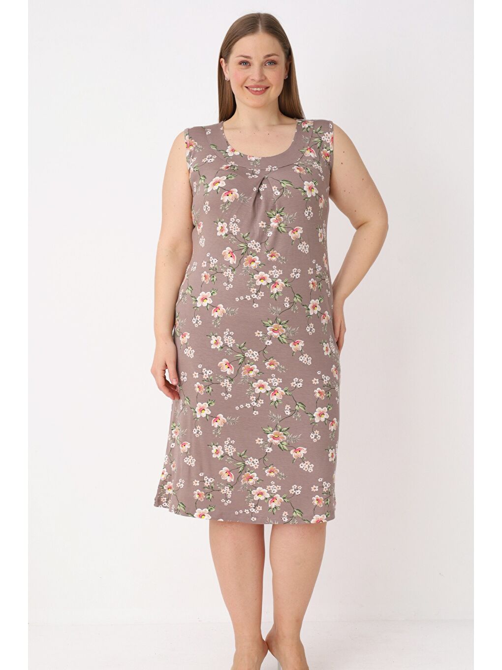 Kahverengi Çiçek Desenli Esnek Anvelop Kadın Büyük Beden Askılı Gecelik-1
