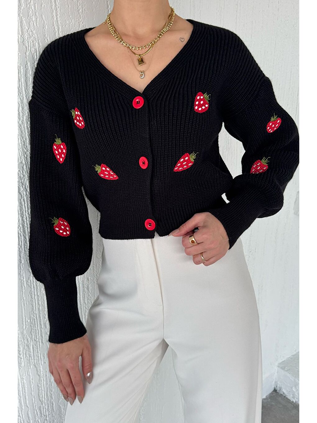 Siyah Çilek Desenli Triko Hırka-2