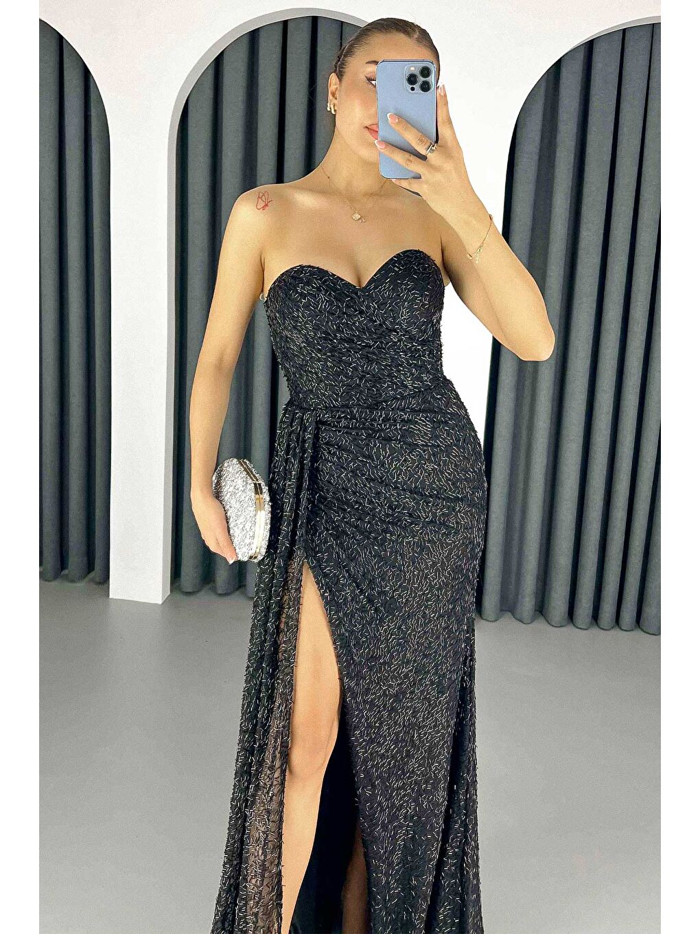 Kadın Siyah Straplez Boncuk İşlemeli Yırtmaçlı Abiye-1