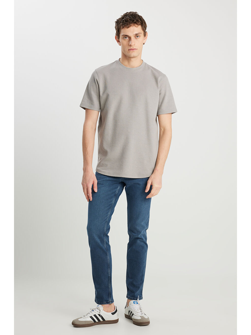 Relaxed Fit Geniş Kesim Bisiklet Yaka Gri Dokulu Basic Tişört-2