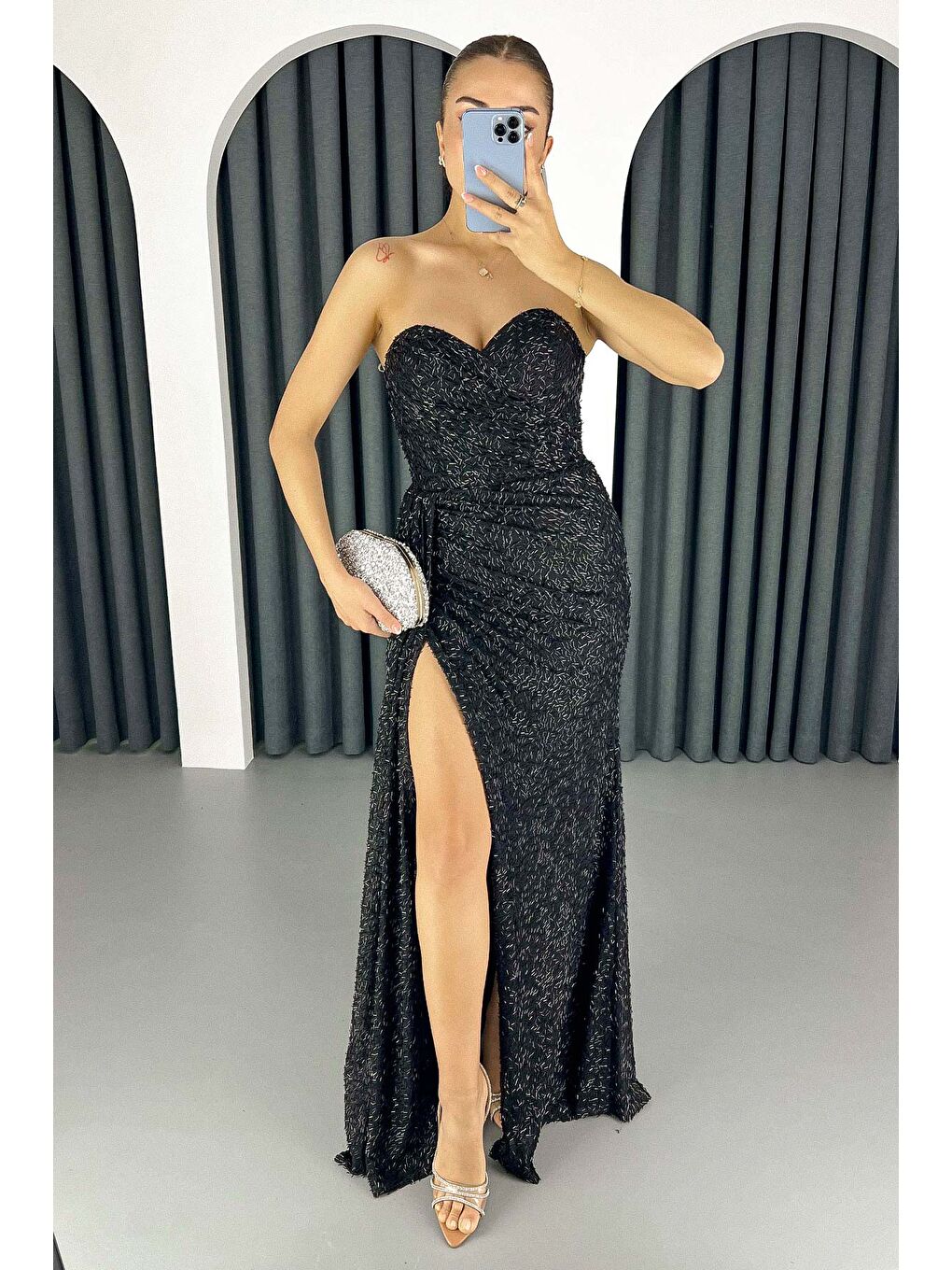 Kadın Siyah Straplez Boncuk İşlemeli Yırtmaçlı Abiye-2