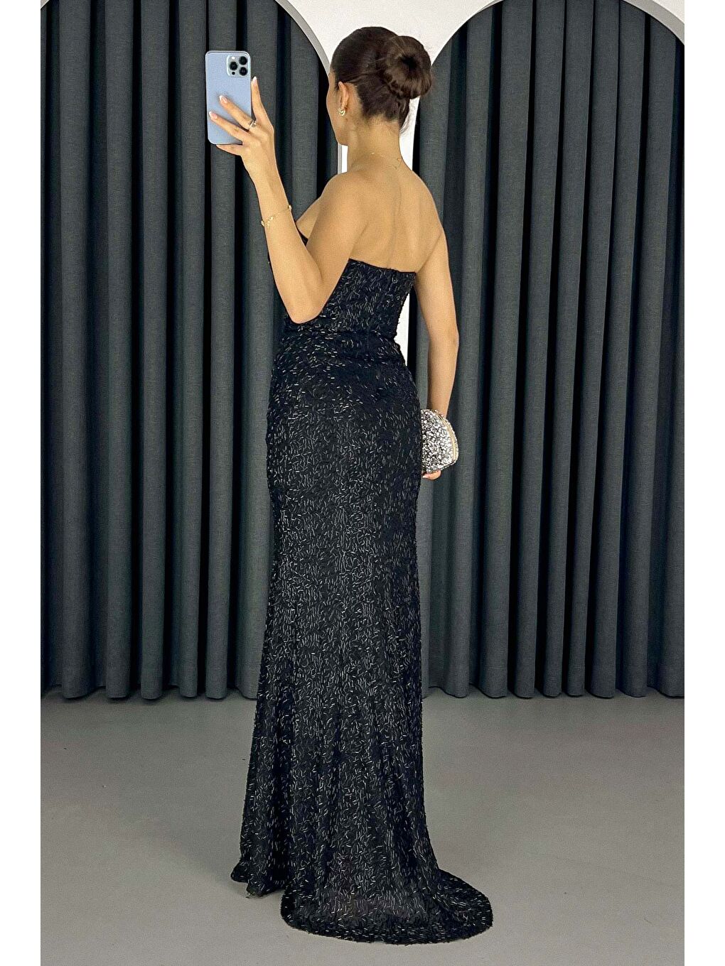 Kadın Siyah Straplez Boncuk İşlemeli Yırtmaçlı Abiye-4