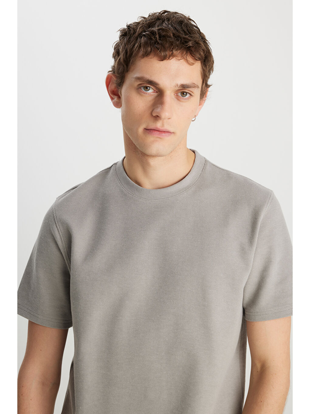 Relaxed Fit Geniş Kesim Bisiklet Yaka Gri Dokulu Basic Tişört-3