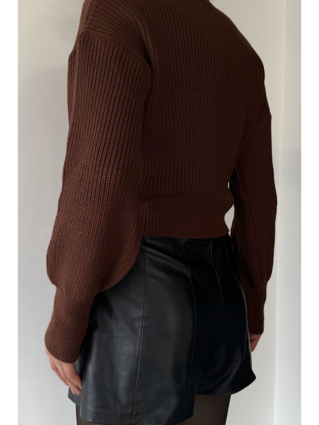 Kahverengi Çilek Desenli Triko Hırka-3