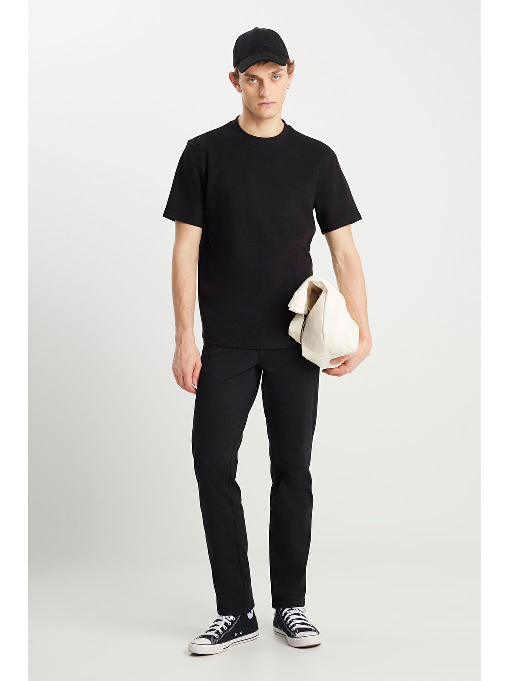 Relaxed Fit Geniş Kesim Bisiklet Yaka Siyah Dokulu Basic Tişört-2