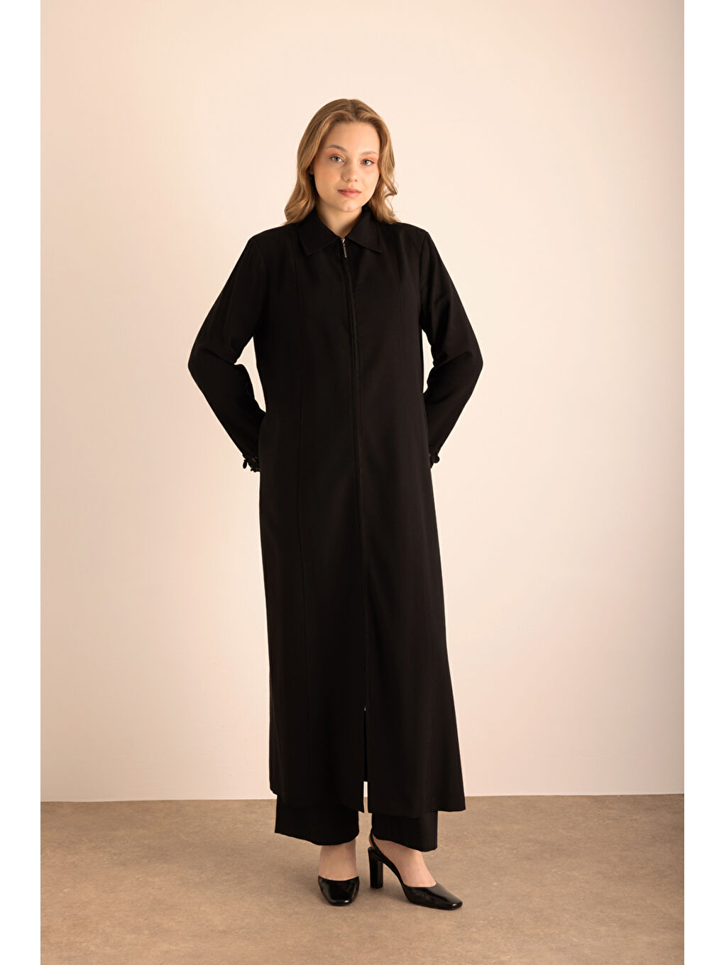 Siyah Kolları İşleme Detaylı Pardösü-1