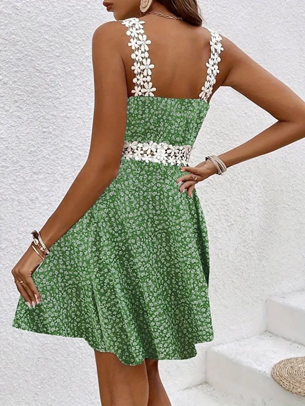 Yeşil Kadın Askılı Dantel Yakalı çiçek Desenli Süprem Elbise-1