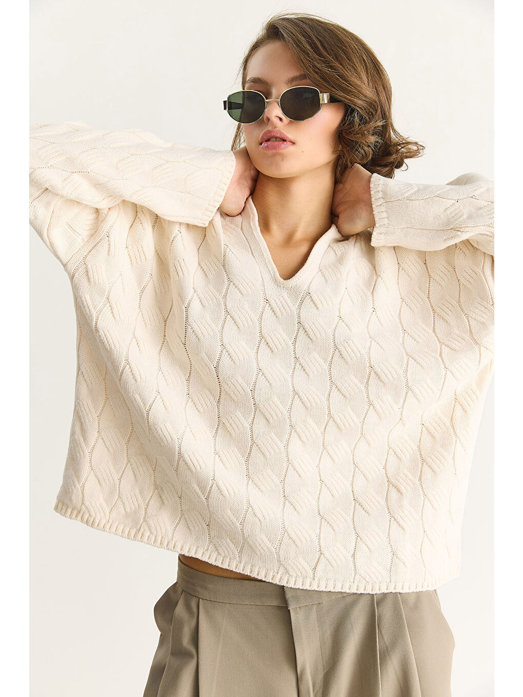 Ekru Kadın Oval Yaka Saç Örgü Oversize Triko Kazak TK-5