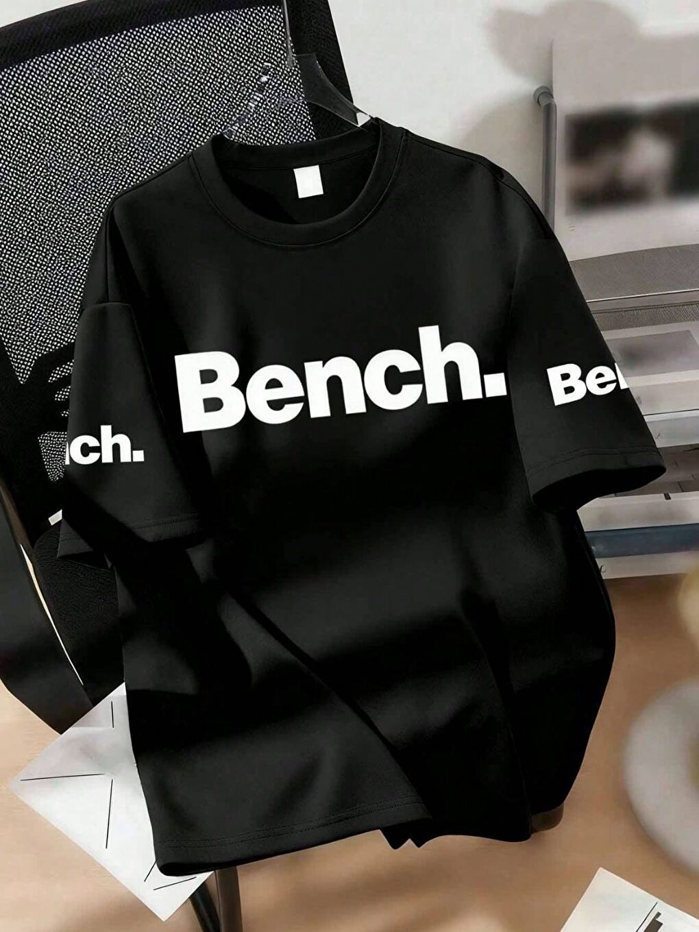 Siyah Bench Baskılı Regular Tişört