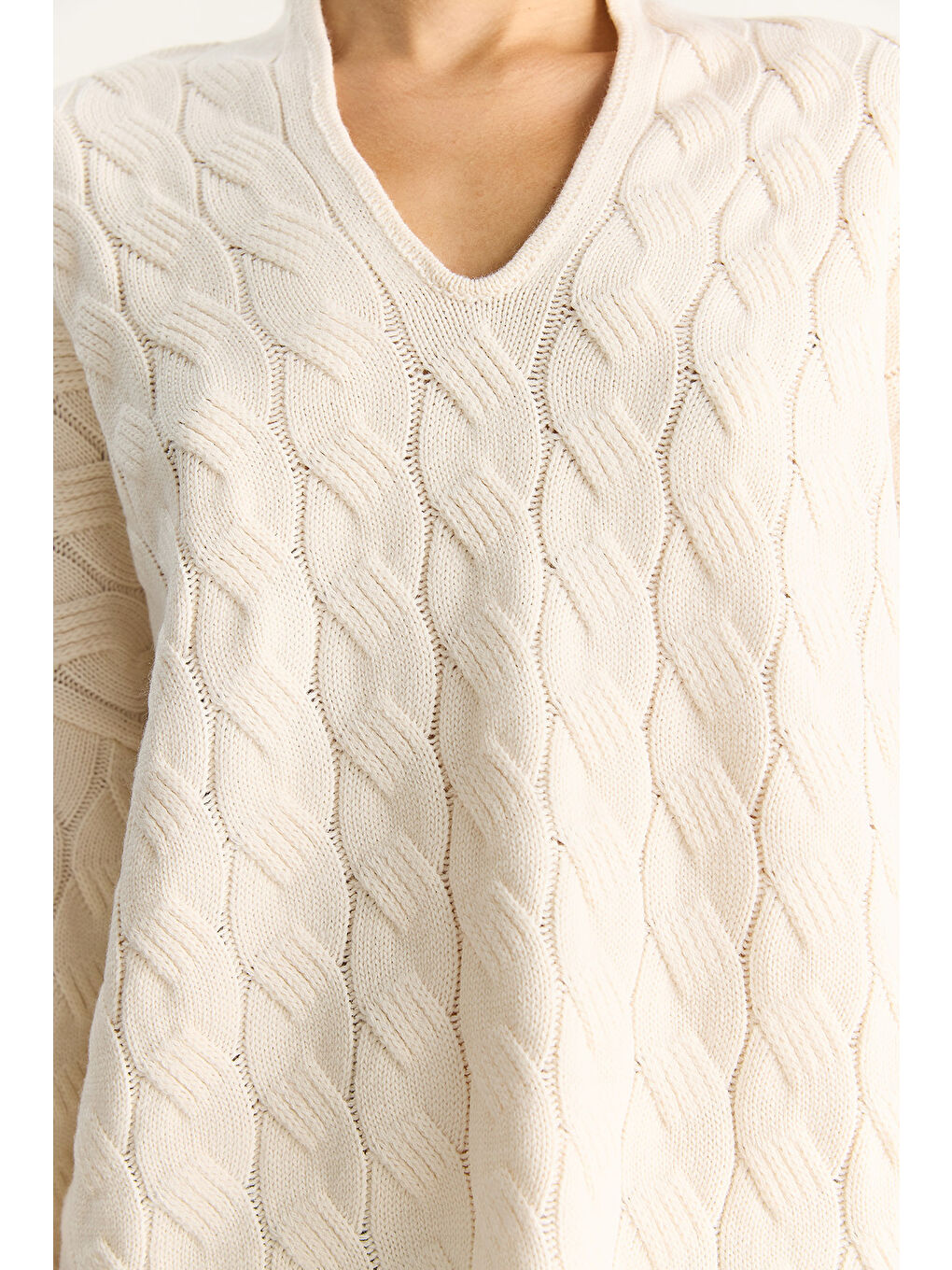 Ekru Kadın Oval Yaka Saç Örgü Oversize Triko Kazak TK-6