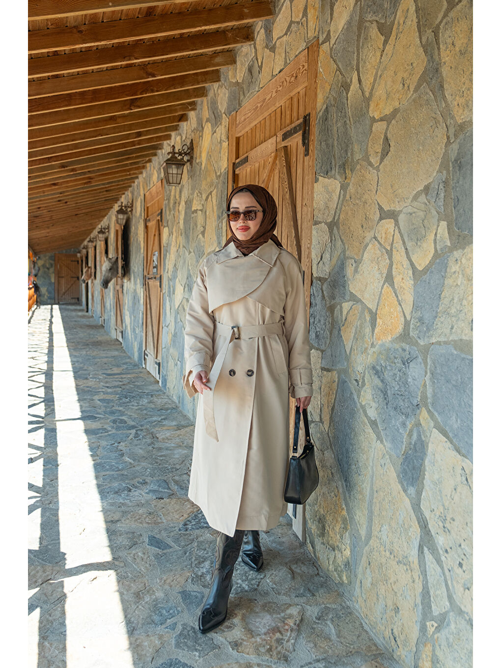 Bej Kadın Cep Yaka Trençkot Taş-1