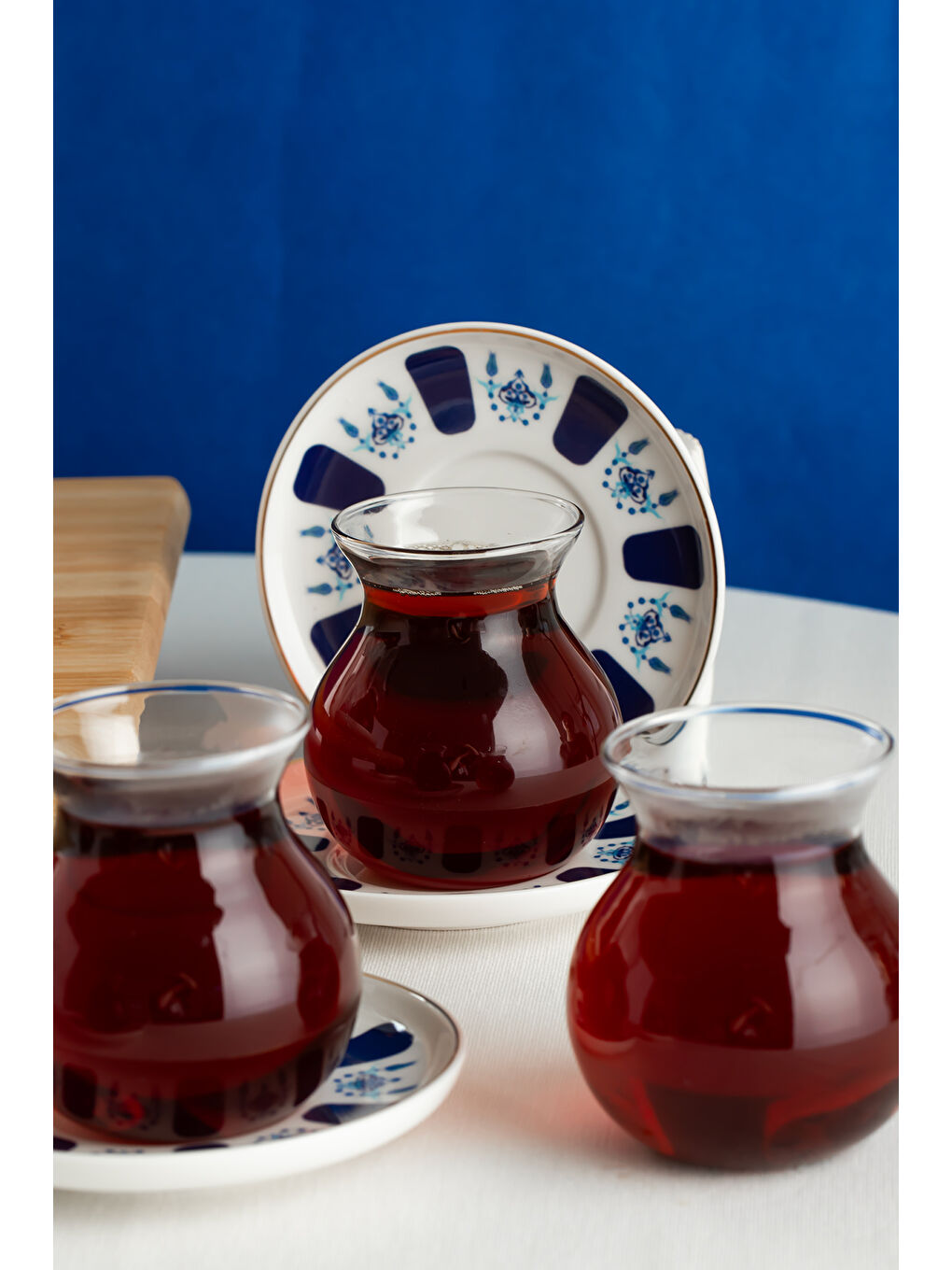 Beyaz Laleli 12 Parça 6 Kişilik Cam Çay Seti 210 ml-1