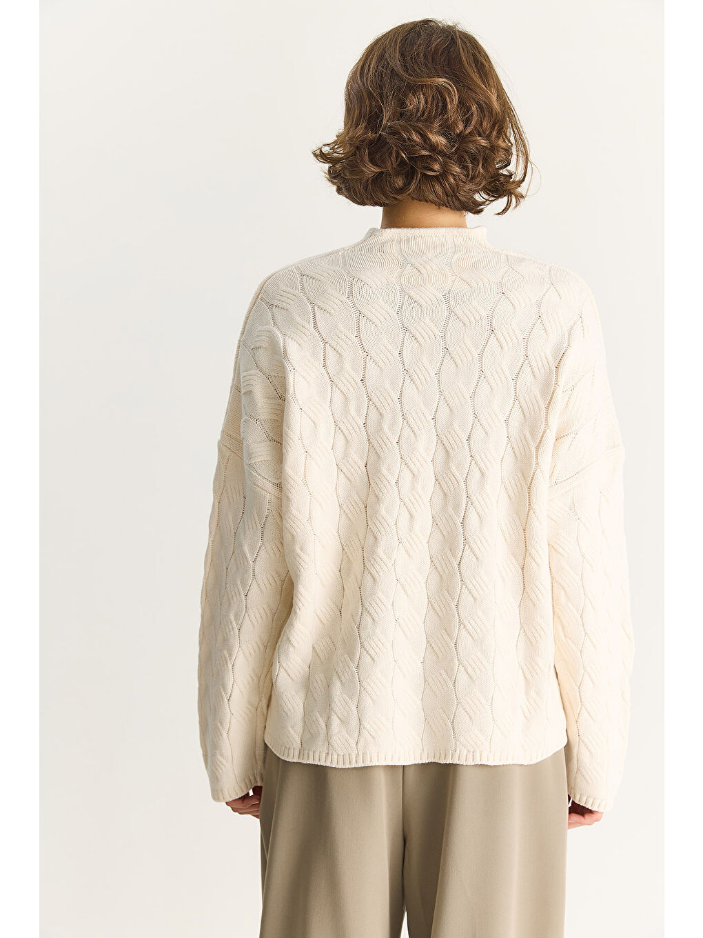 Ekru Kadın Oval Yaka Saç Örgü Oversize Triko Kazak TK-7