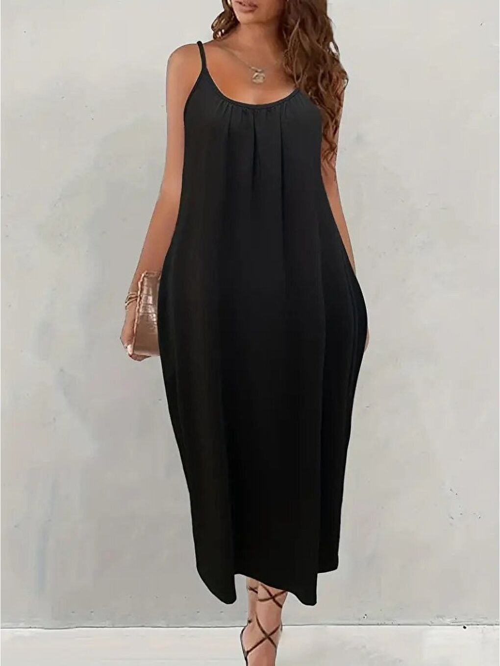 Siyah Kadın Ip Askılı Geniş V Yakalı Viskon Elbise-2