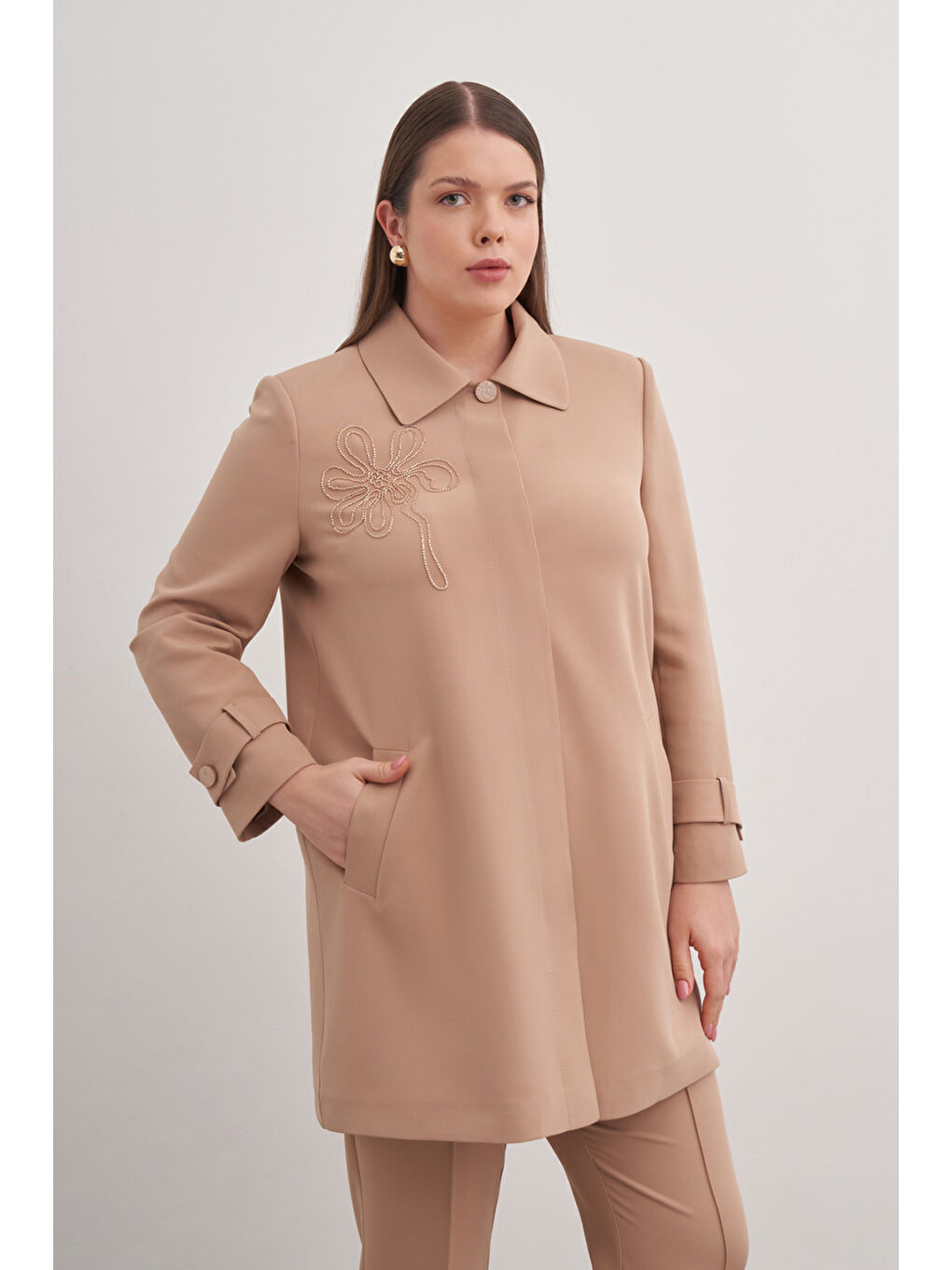 Kahverengi Boncuk Nakış İşlemeli Cepli Kap-1