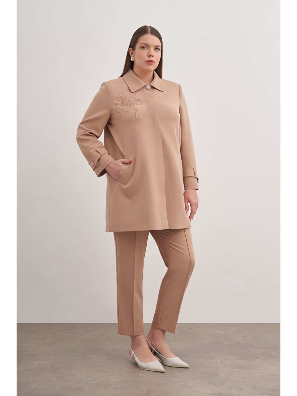 Kahverengi Boncuk Nakış İşlemeli Cepli Kap-4