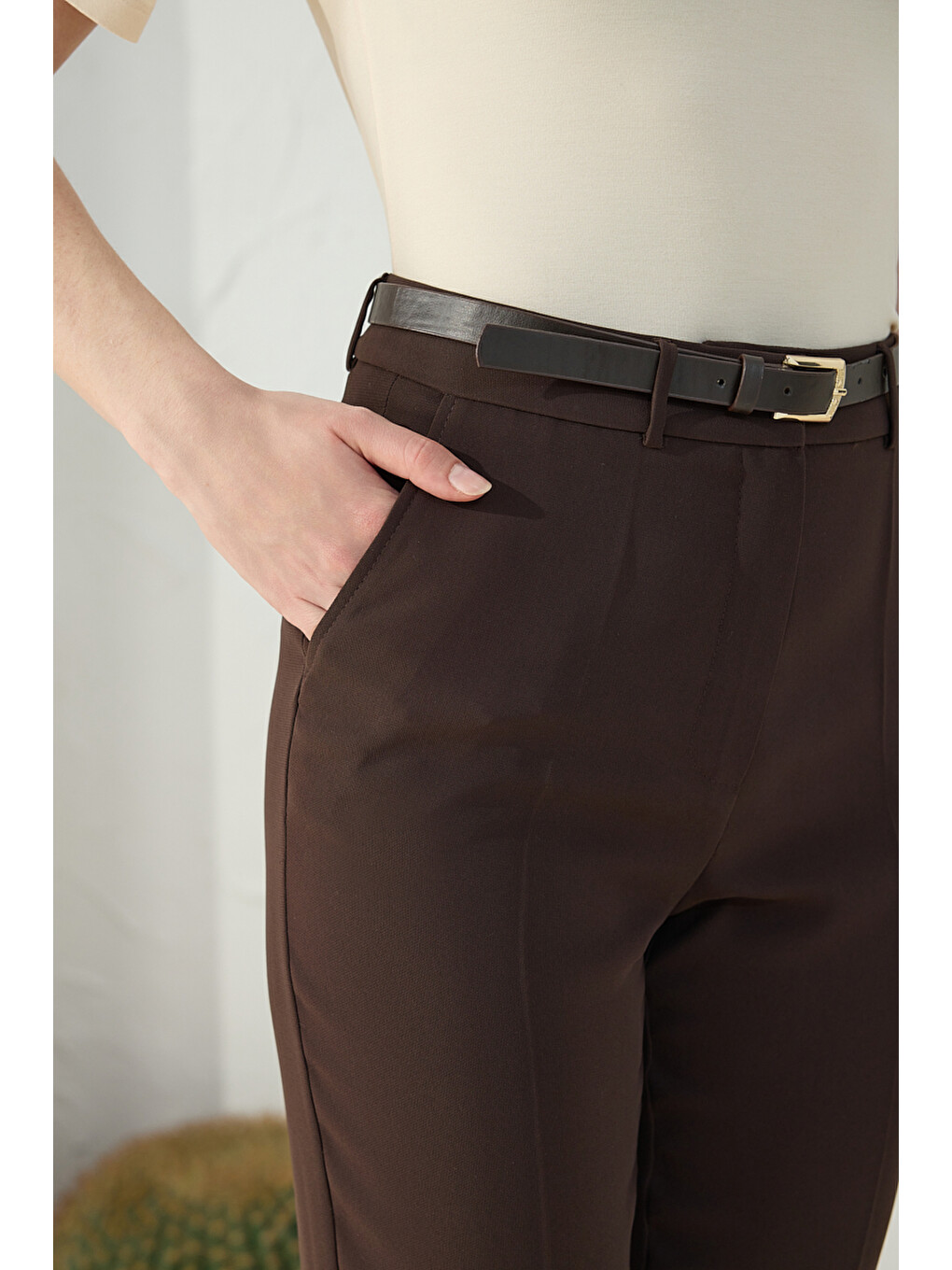 Kahverengi Kemerli Klasik Pantolon-5