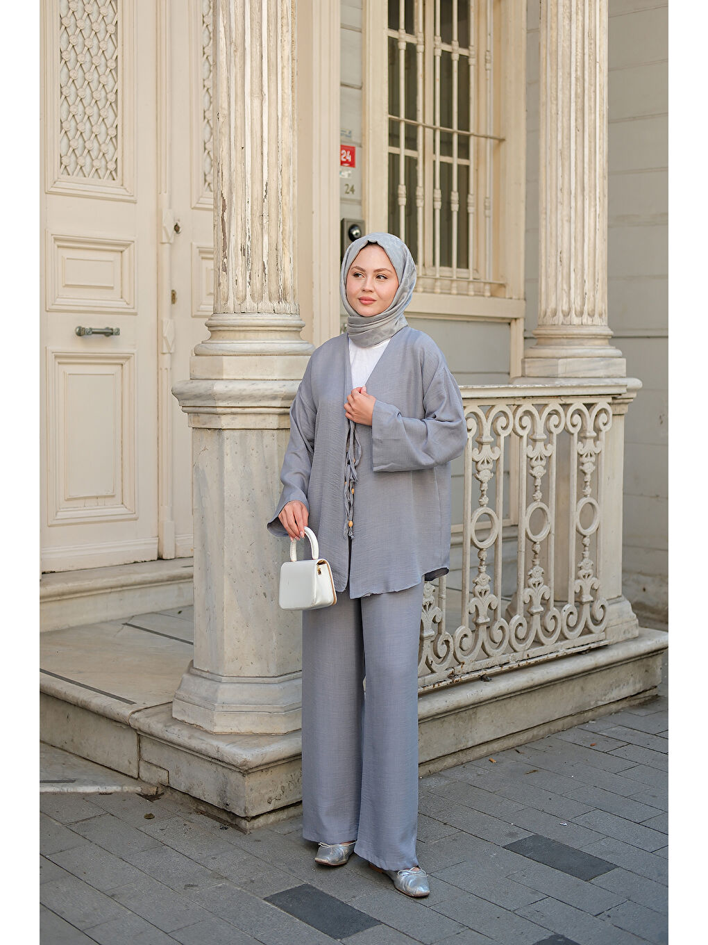 Kadın Ön Bağlama Detaylı Takım Gri