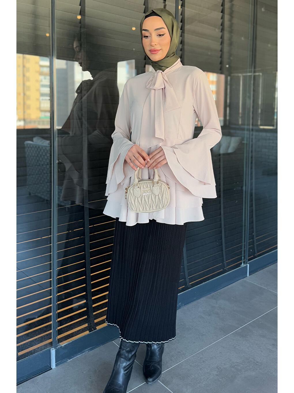 Bej Tesettür Piliseli Şifon Tunik-1