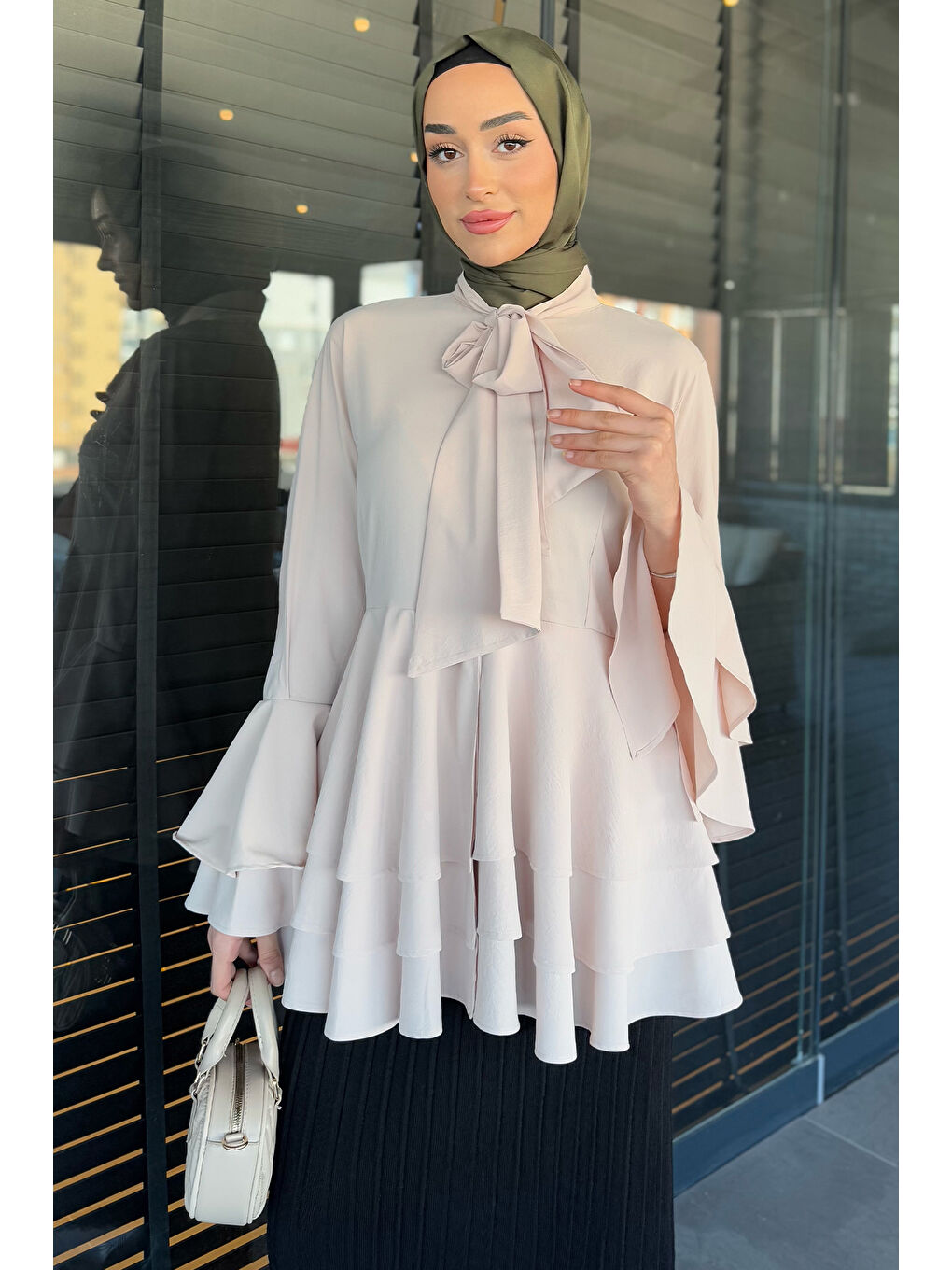 Bej Tesettür Piliseli Şifon Tunik-3