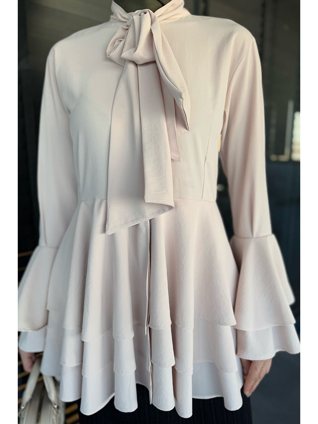 Bej Tesettür Piliseli Şifon Tunik-4