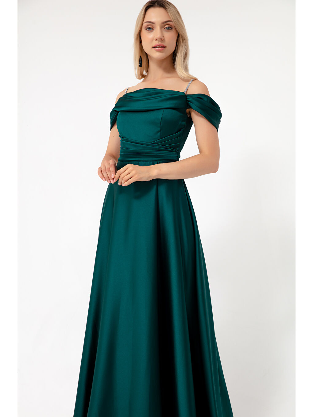 Kadın Zümrüt Yeşili Taş Askılı Uzun Saten Abiye Elbise-1