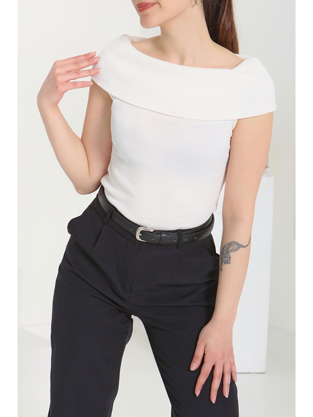 Madonna Yaka Bady Beyaz - 27138-2