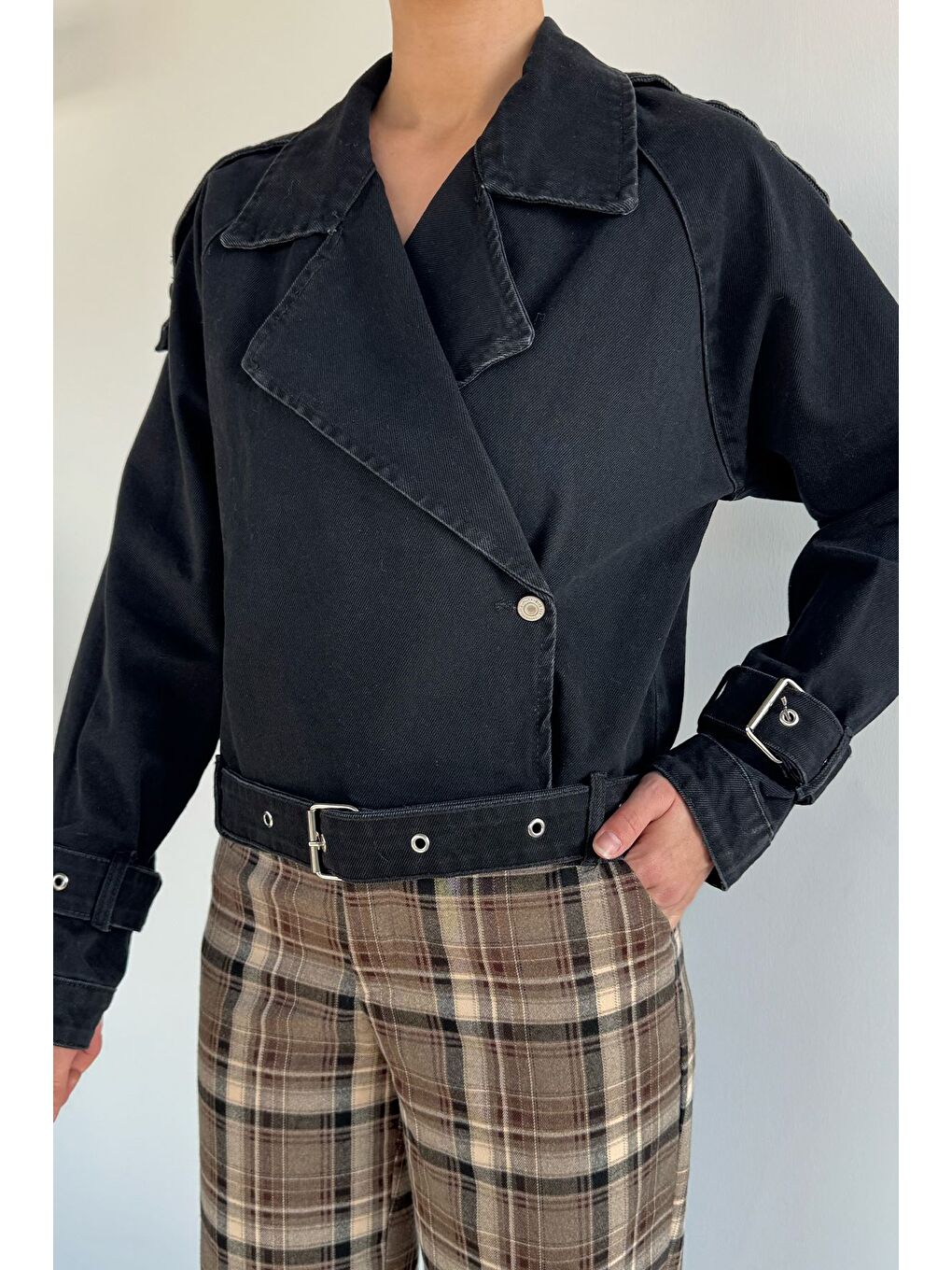 Siyah Kadın Kruvaze Yaka Kemer Detaylı Jean Jean Ceket-2