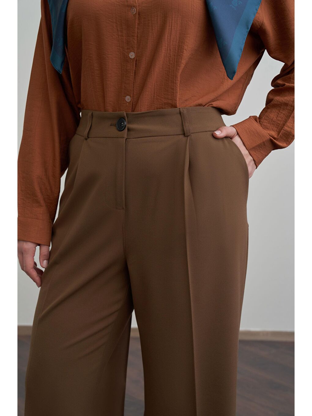 Kahverengi Acı Kahve-Önü Pileli Polyviscon Pantolon-4