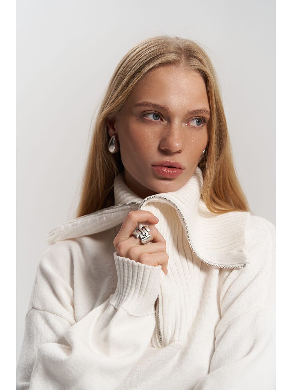 Lorna Fermuarlı Ekru Triko Kazak-4