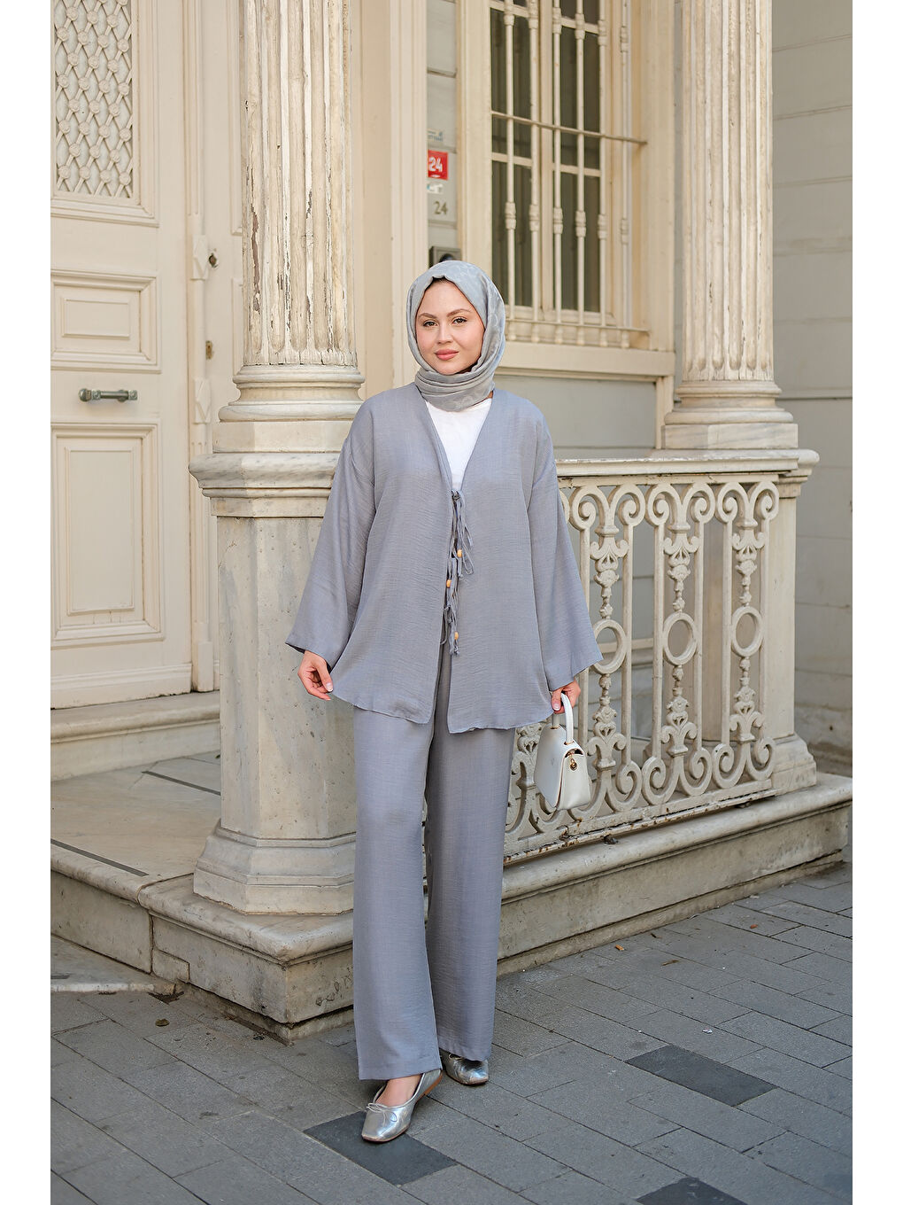 Kadın Ön Bağlama Detaylı Takım Gri-3
