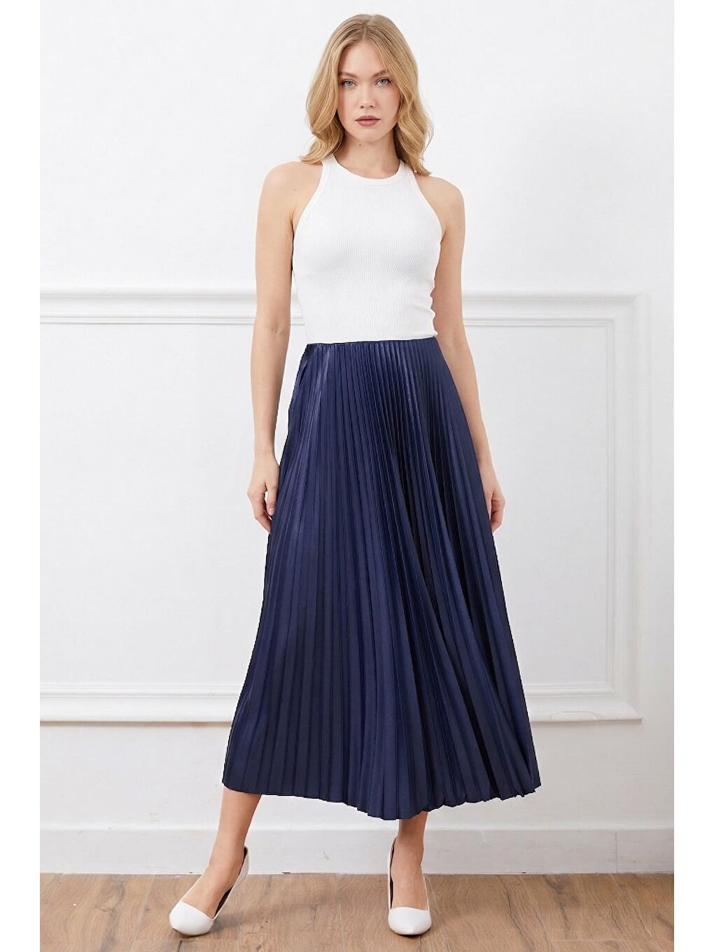 Lacivert Piliseli Beli Lastikli Etek