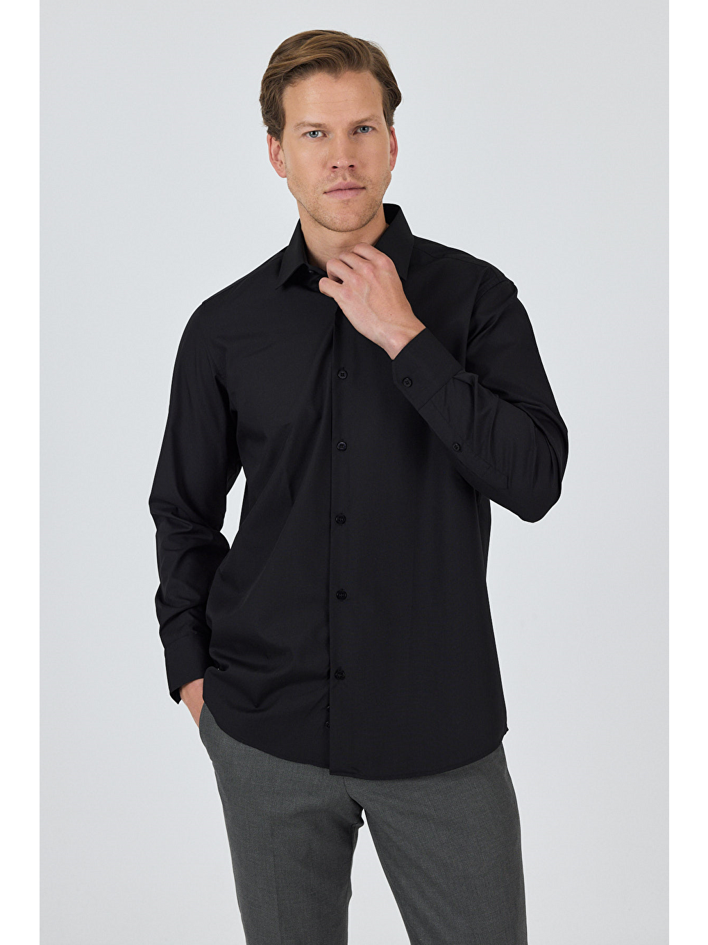 Siyah Sert Yaka Uzun Kol Cepsiz Comfort Fit Pamuklu Gömlek 1004255287-2