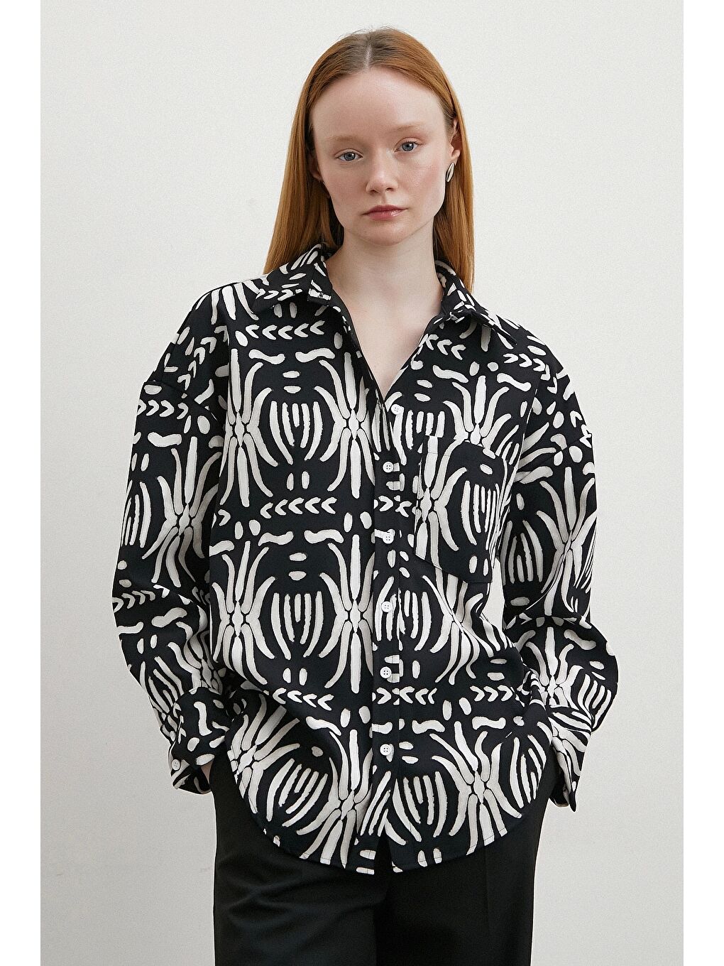 Krep Kontrast Desenli Gömlek Siyah-2