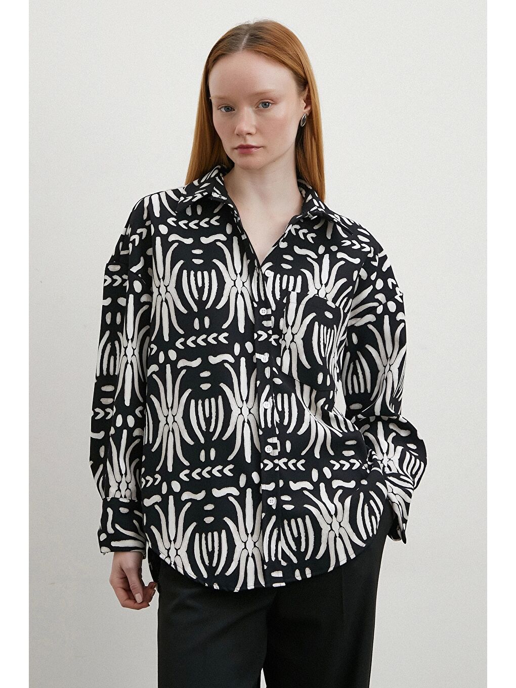 Krep Kontrast Desenli Gömlek Siyah-3