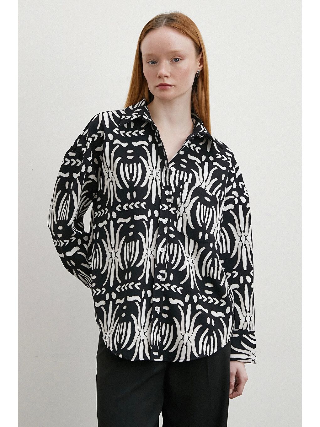 Krep Kontrast Desenli Gömlek Siyah-4