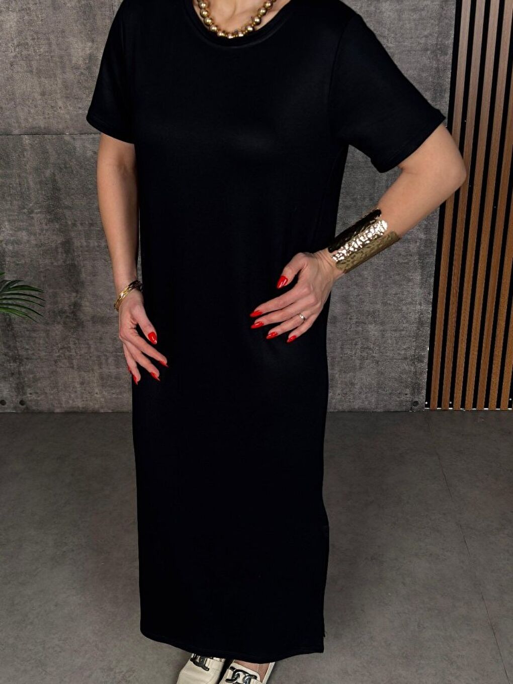 Siyah Kadın Kısa Kollu Bisiklet Yaka Yırtmaçlı Viskon Iki Iplik Elbise-3