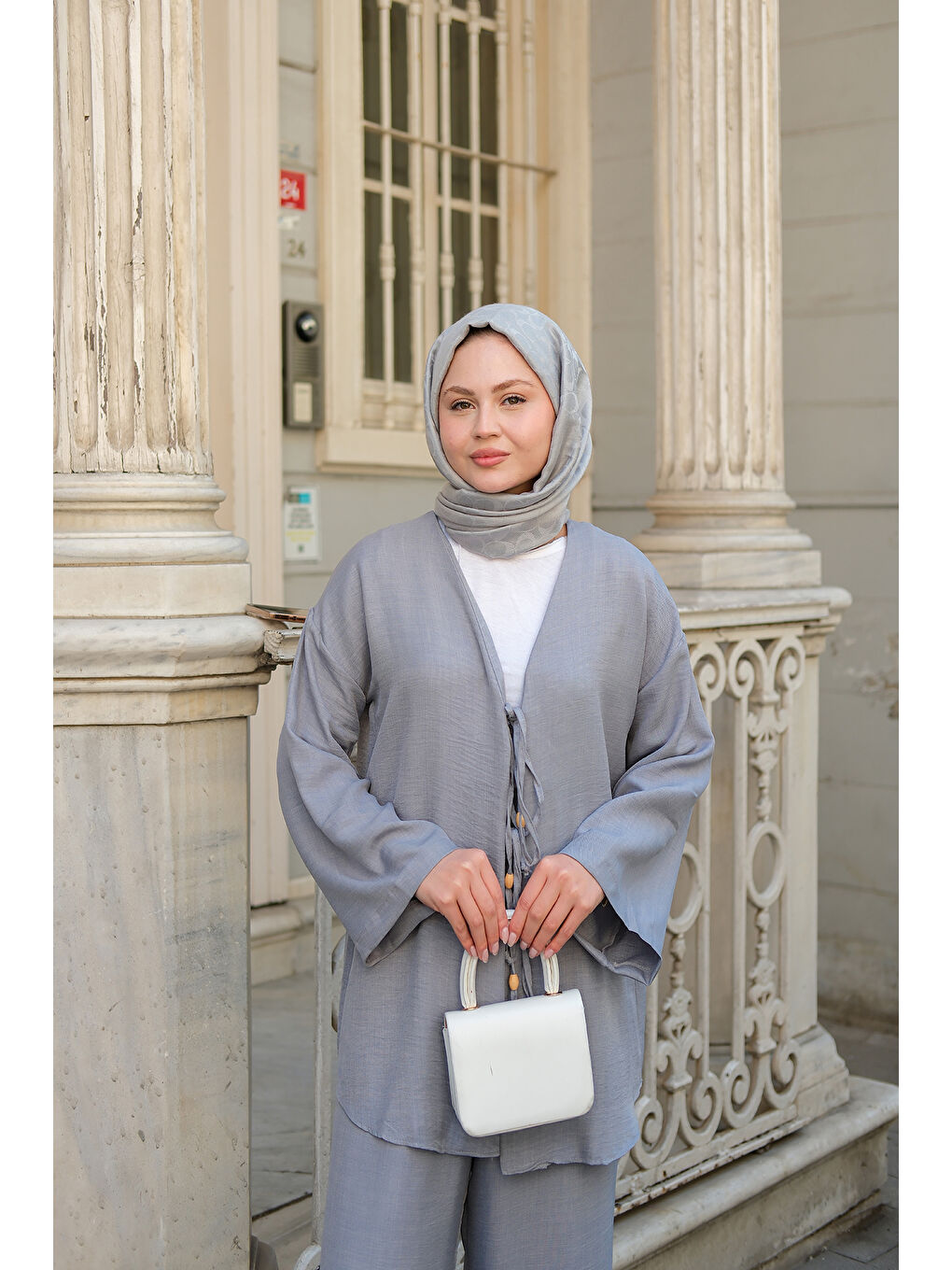 Kadın Ön Bağlama Detaylı Takım Gri-4