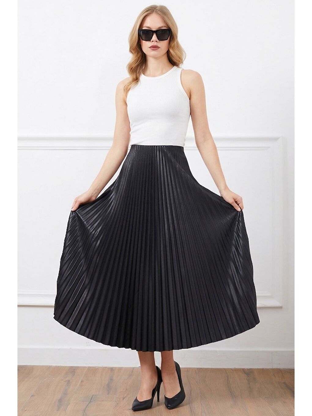 Siyah Piliseli Beli Lastikli Etek-1