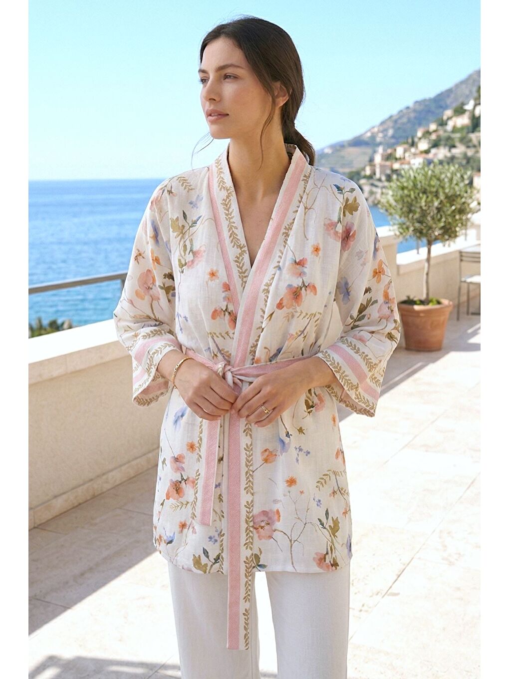 Ekru Kadın Çiçek Desenli Bel Kuşaklı Hırka-1