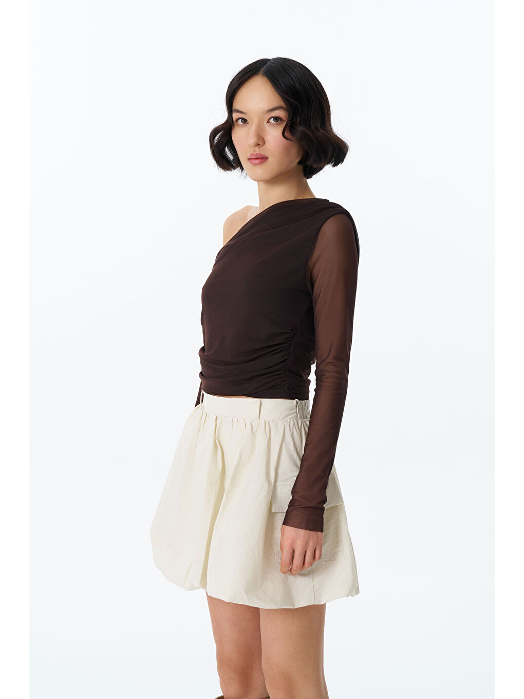 Düşük Omuz Detaylı Tül Bluz Kahverengi-1