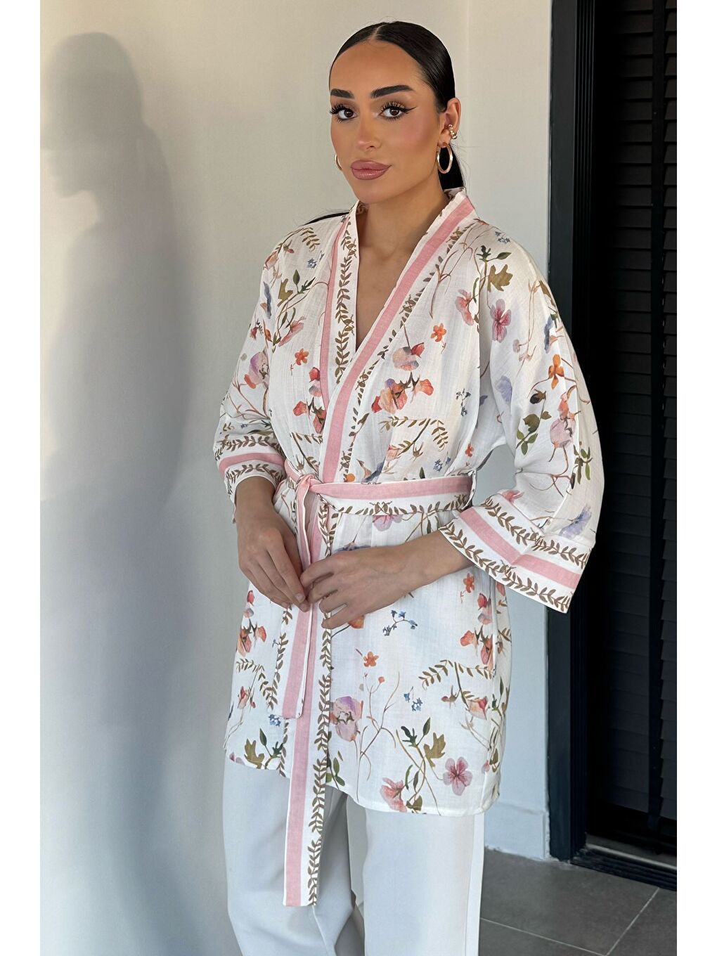 Ekru Kadın Çiçek Desenli Bel Kuşaklı Hırka-4