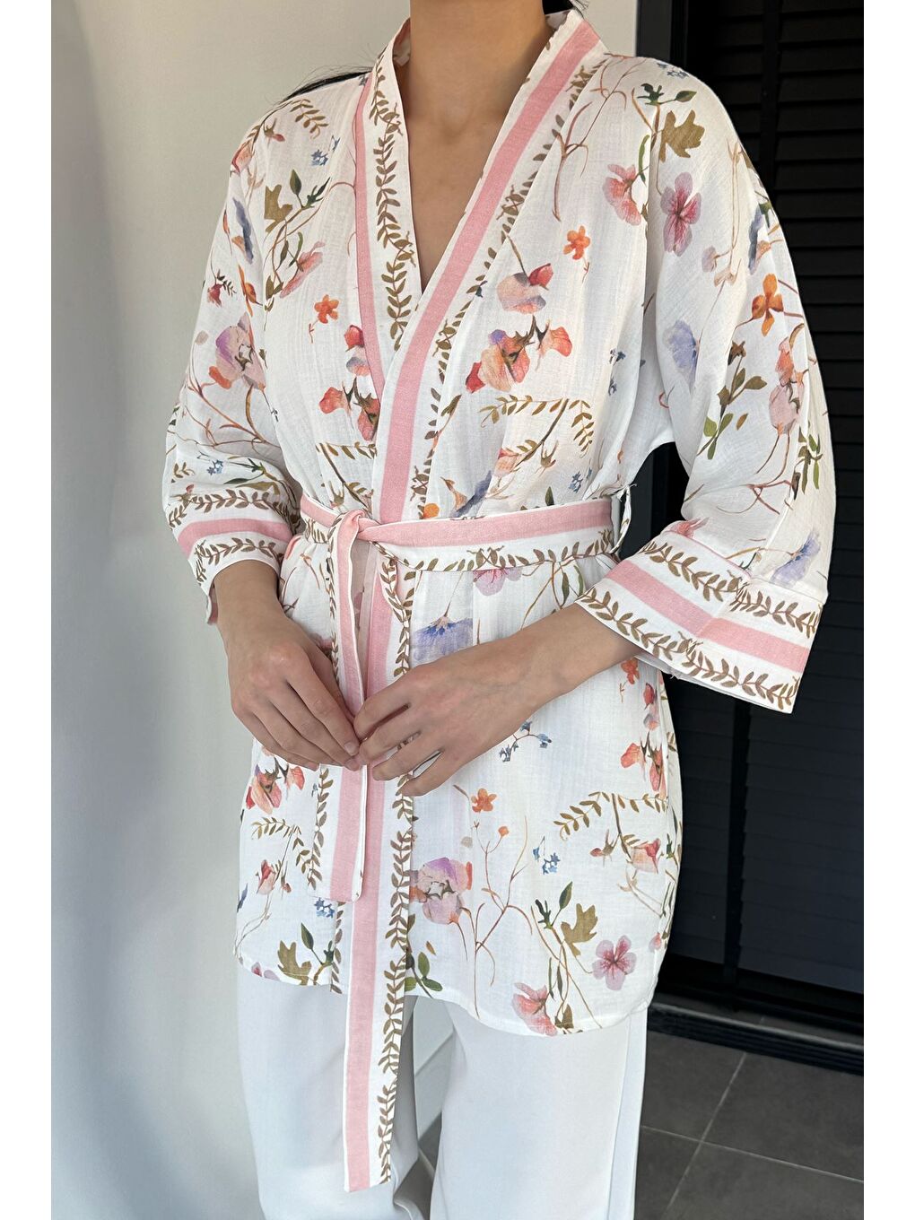 Ekru Kadın Çiçek Desenli Bel Kuşaklı Hırka-5