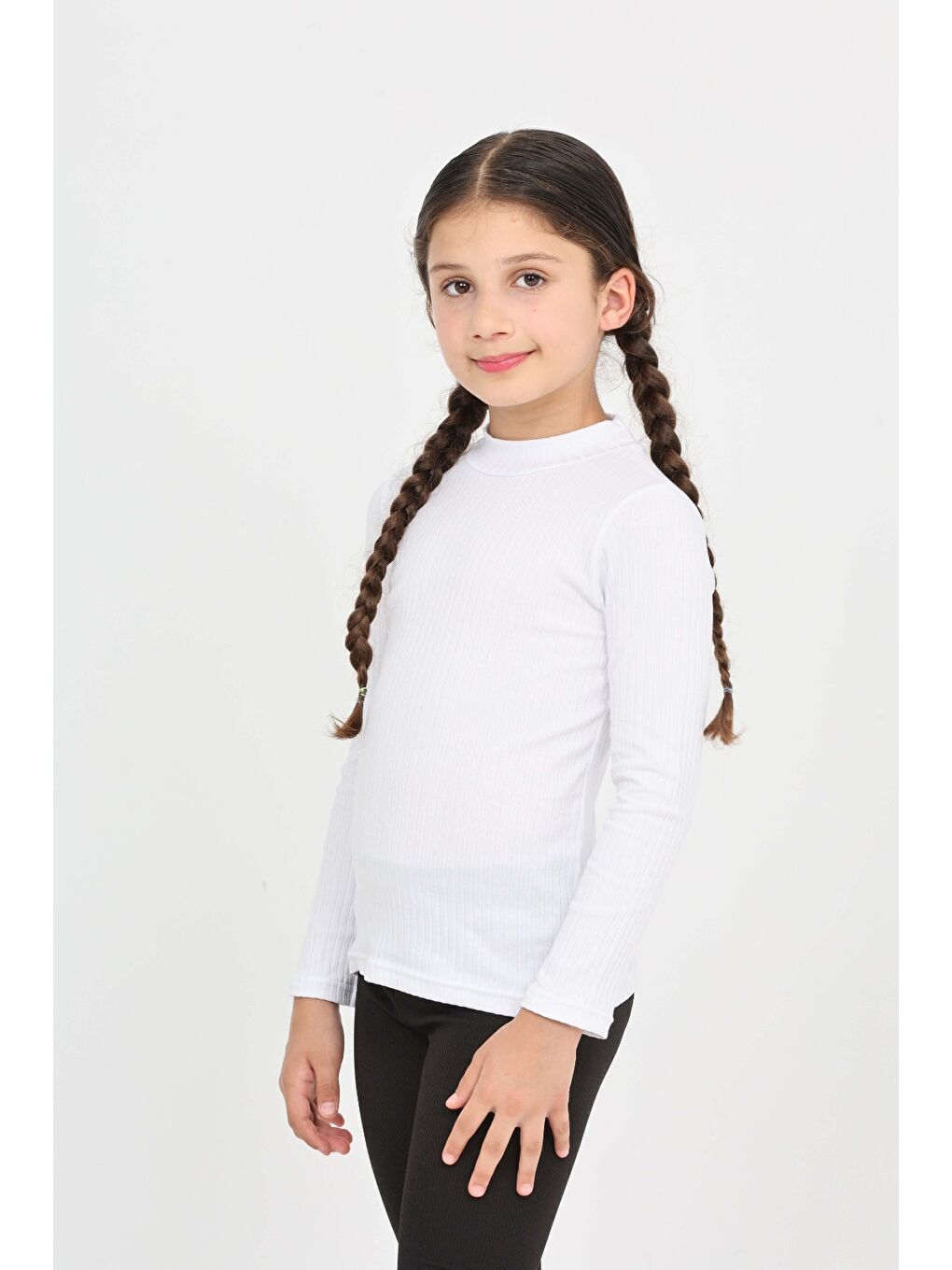 Beyaz Kız Çocuk Okul Balıkçı Yaka Tişört